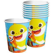 Copos descartáveis para festa de aniversário do tema Baby Shark