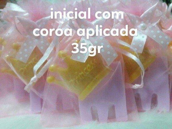 Sabonete Artesanal nicial com coroa aplicada para Baptizados, aniversários, chá de bebé