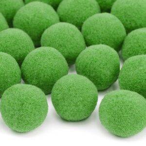Pompons de pelúcia, verde claro