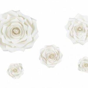 Cenário de flores de papel, creme claro, mistura