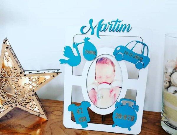 Moldura com dados nascimento bebé
